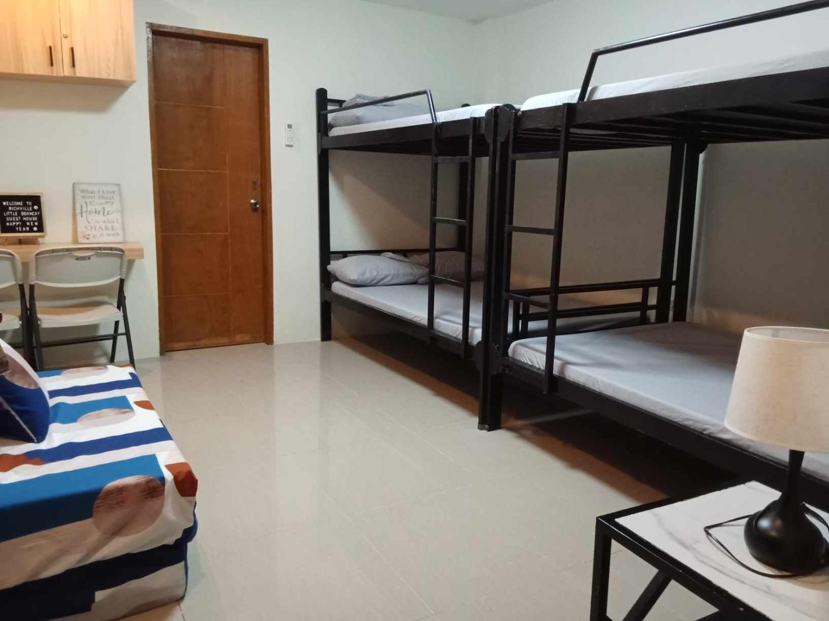 Richville Little Boracay Guest House Calatagan Екстер'єр фото