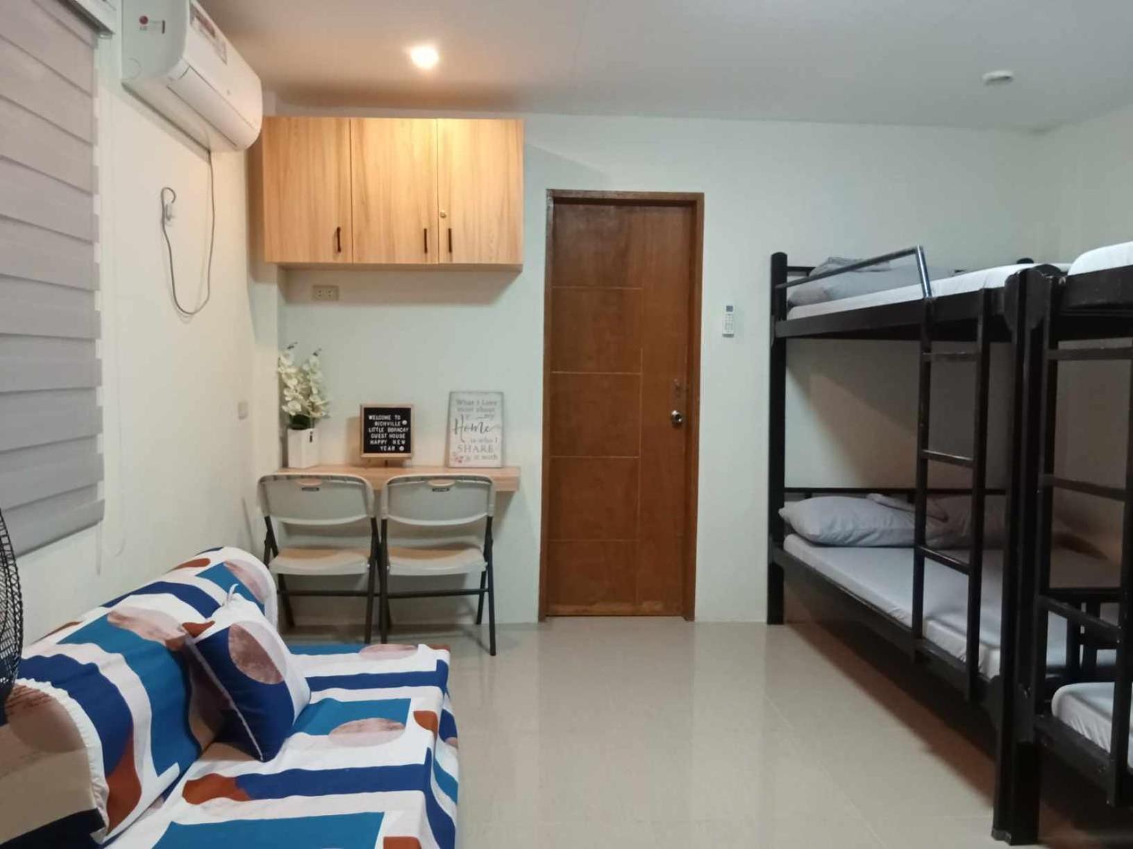 Richville Little Boracay Guest House Calatagan Екстер'єр фото