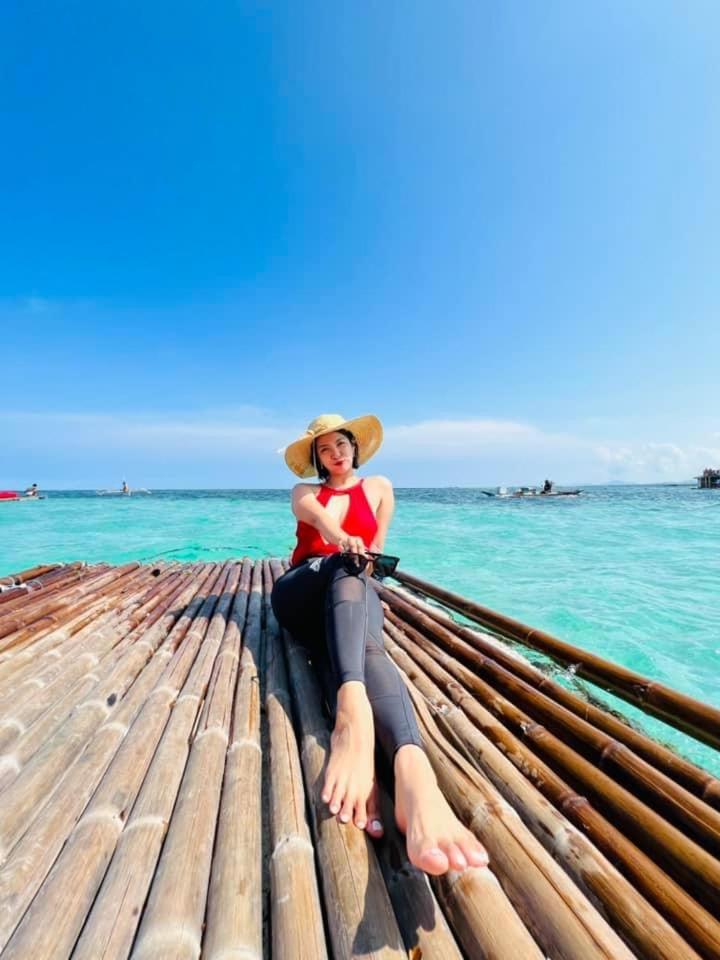 Richville Little Boracay Guest House Calatagan Екстер'єр фото
