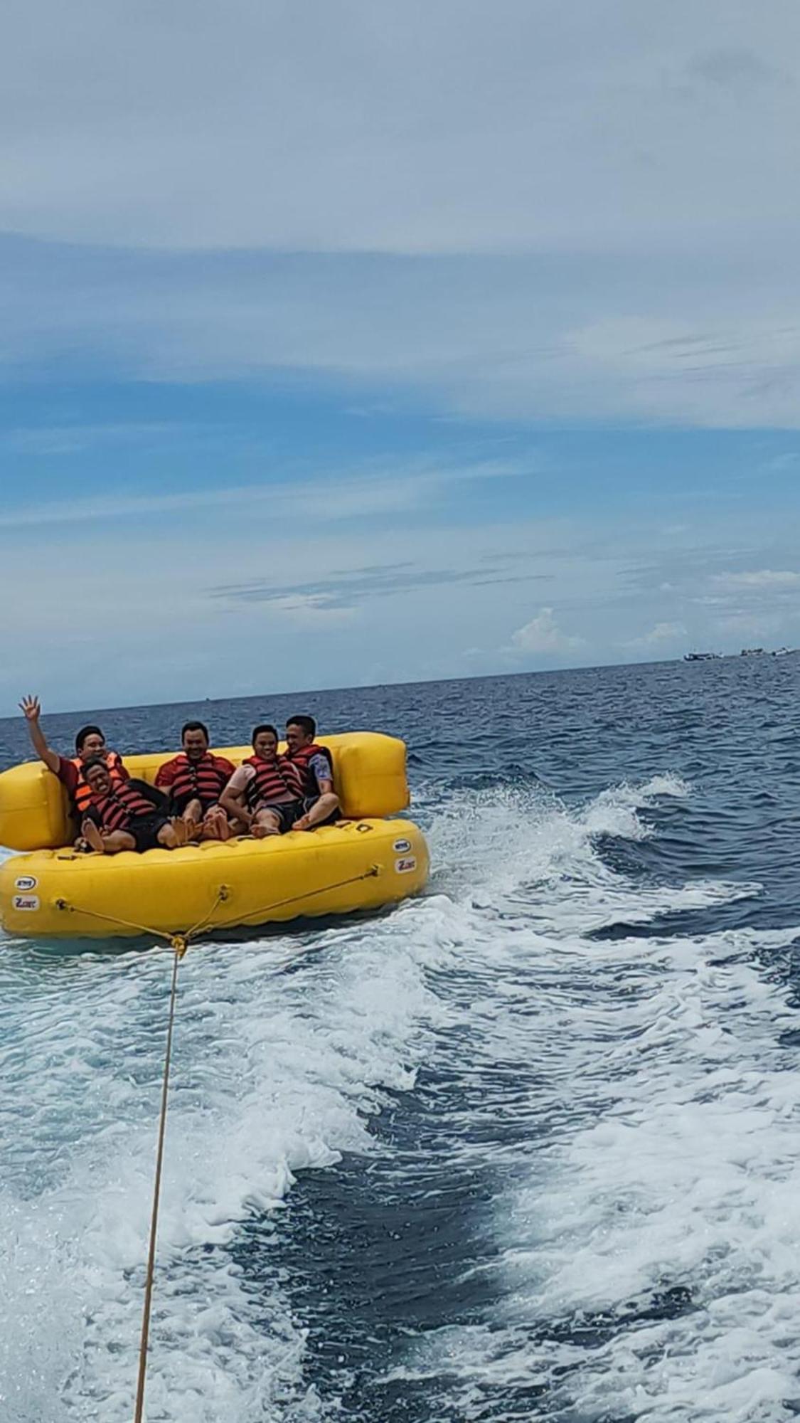 Richville Little Boracay Guest House Calatagan Екстер'єр фото