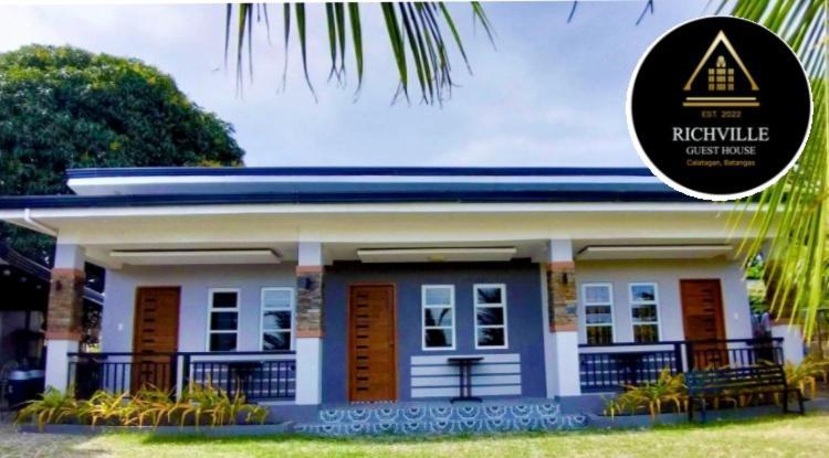 Richville Little Boracay Guest House Calatagan Екстер'єр фото