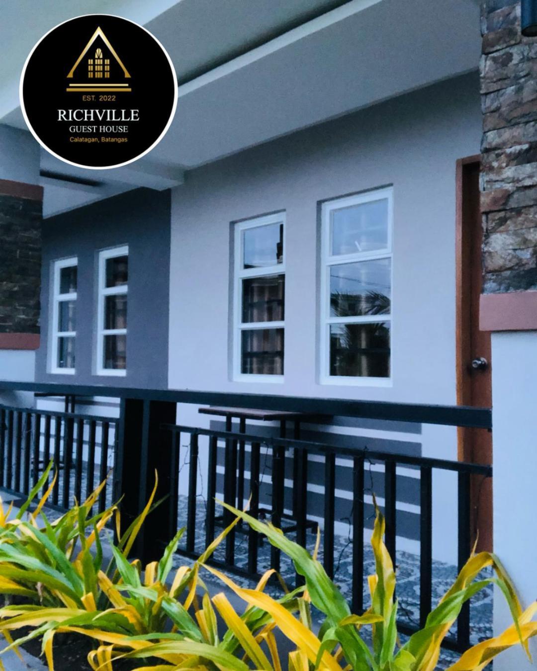Richville Little Boracay Guest House Calatagan Екстер'єр фото