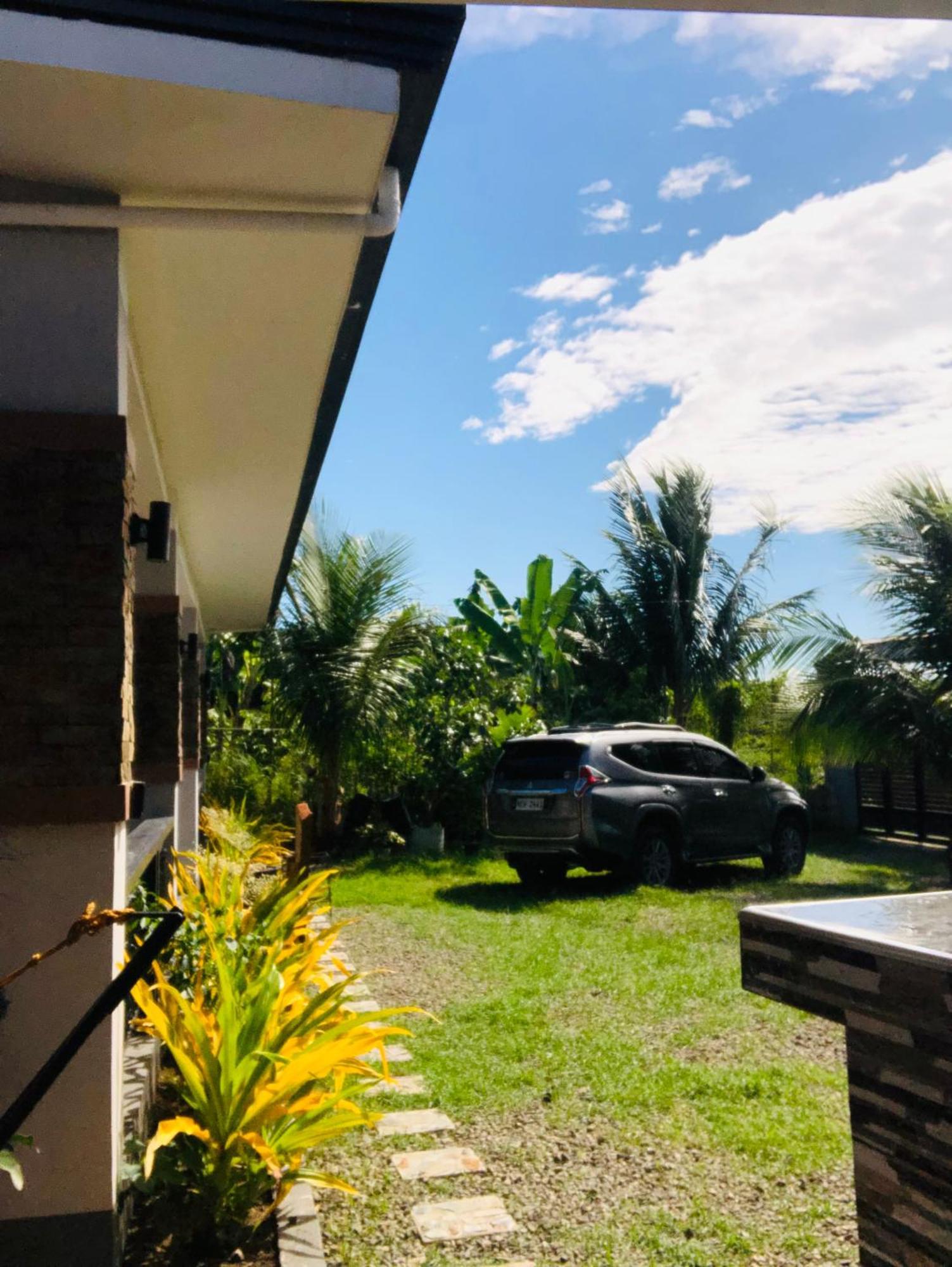 Richville Little Boracay Guest House Calatagan Екстер'єр фото