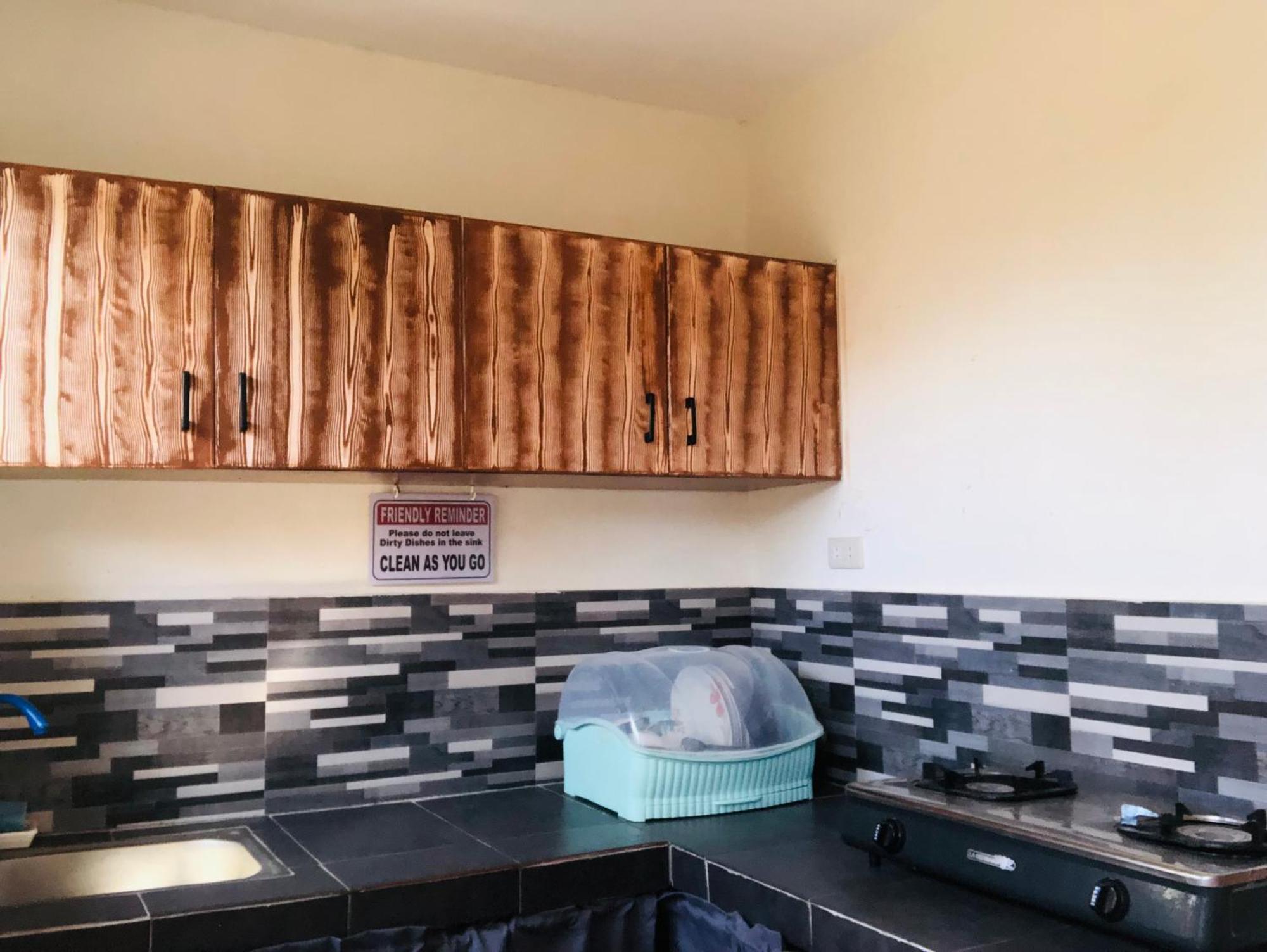 Richville Little Boracay Guest House Calatagan Екстер'єр фото