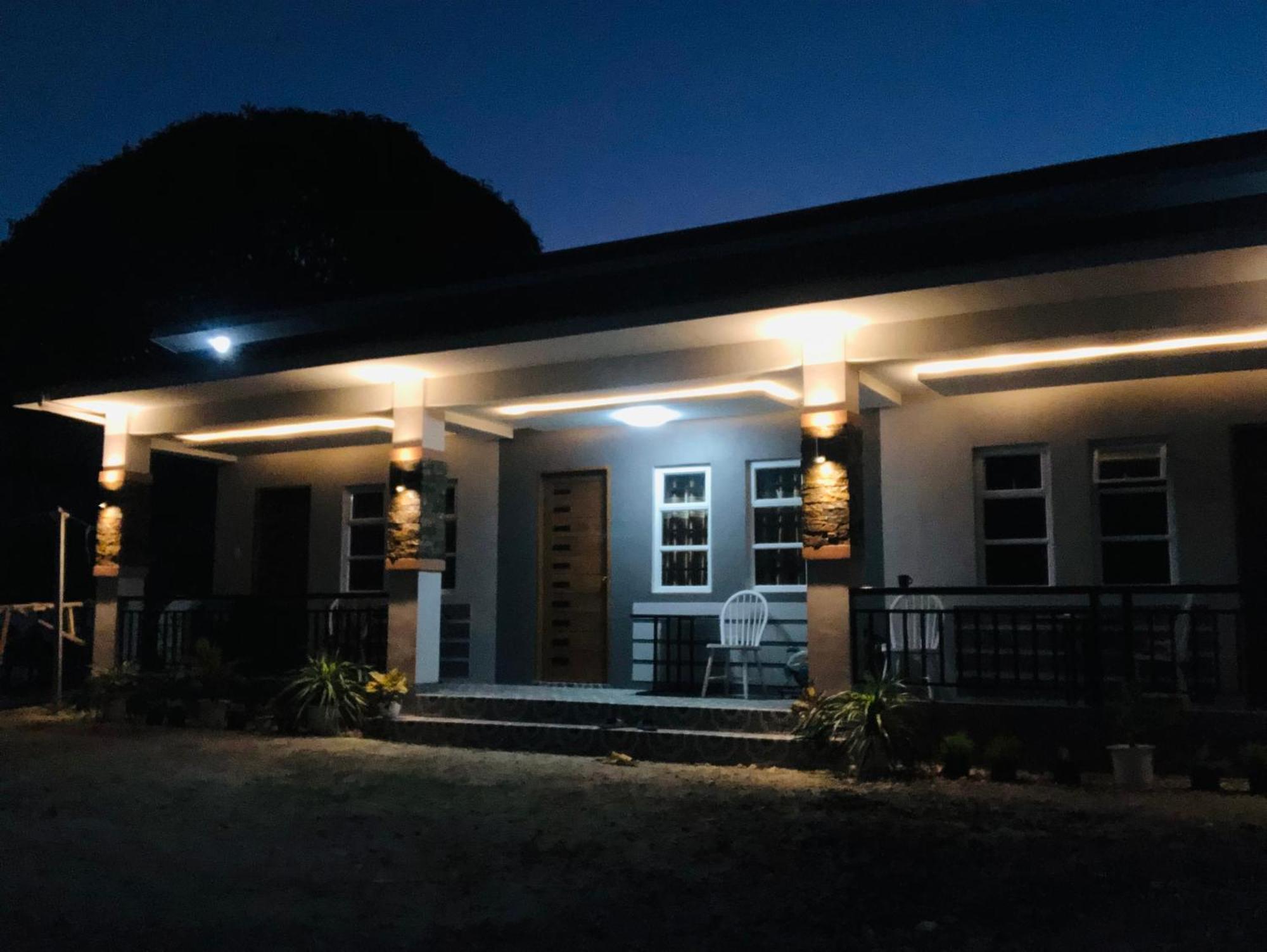 Richville Little Boracay Guest House Calatagan Екстер'єр фото